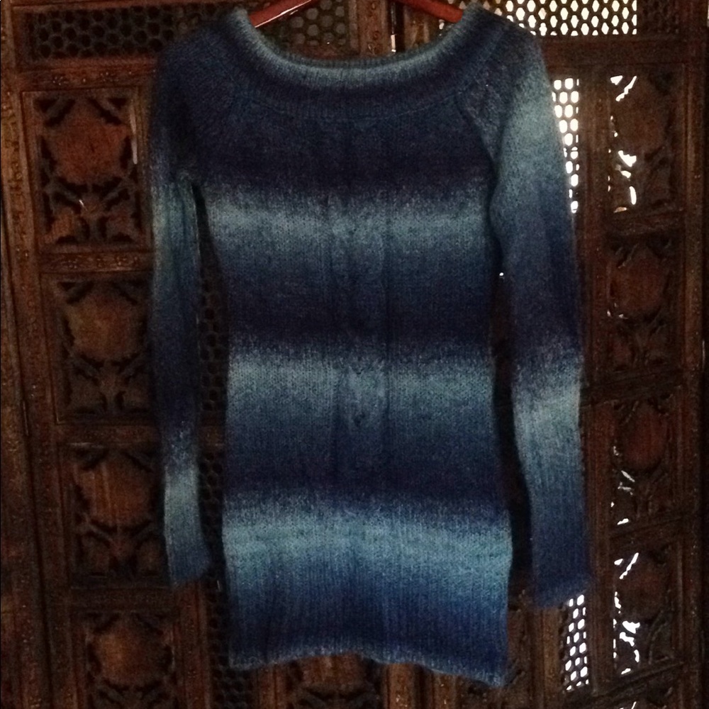 Hip-length sweater